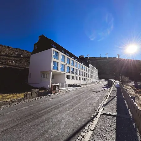 Apartamento Nuevo Con Gym, Sauna, Junto A Pistas De Serra Nevada