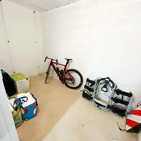 Nuevo Con Gym, Sauna, Junto A Pistas De