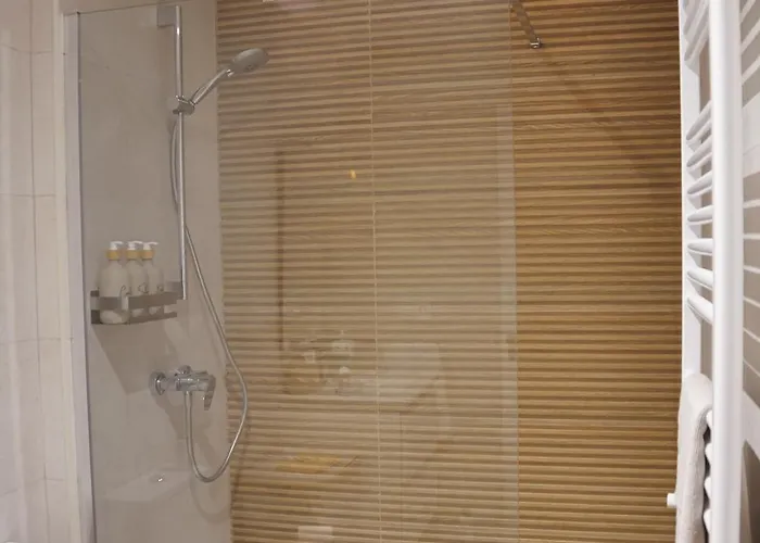 Nuevo Con Gym, Sauna, Junto A Pistas De