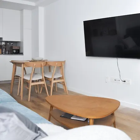 Apartment Nuevo Con Gym, Sauna, Junto A Pistas De *